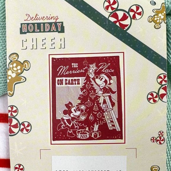 Disney Mickey and Minnie Mouse Holiday Fleece Throw - 50” x 60” - Picture 4 of 5